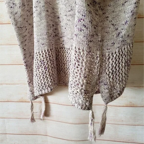 Johnny Was Knitted Poncho with Tassels Style No: M65622 RN# 149414